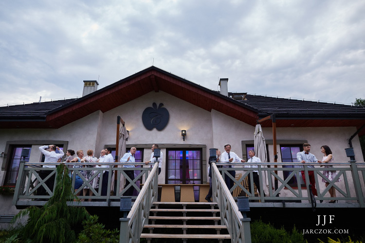 Restauracja Calvados w Katowicach Panewnikach - zdjęcie z zewnątrz.