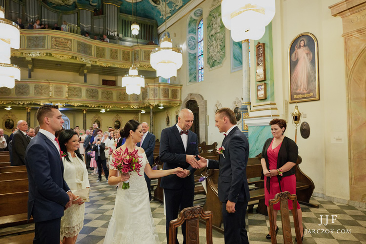 Parafia Wszystkich Świętych w Pszczynie - ślub w kościele.